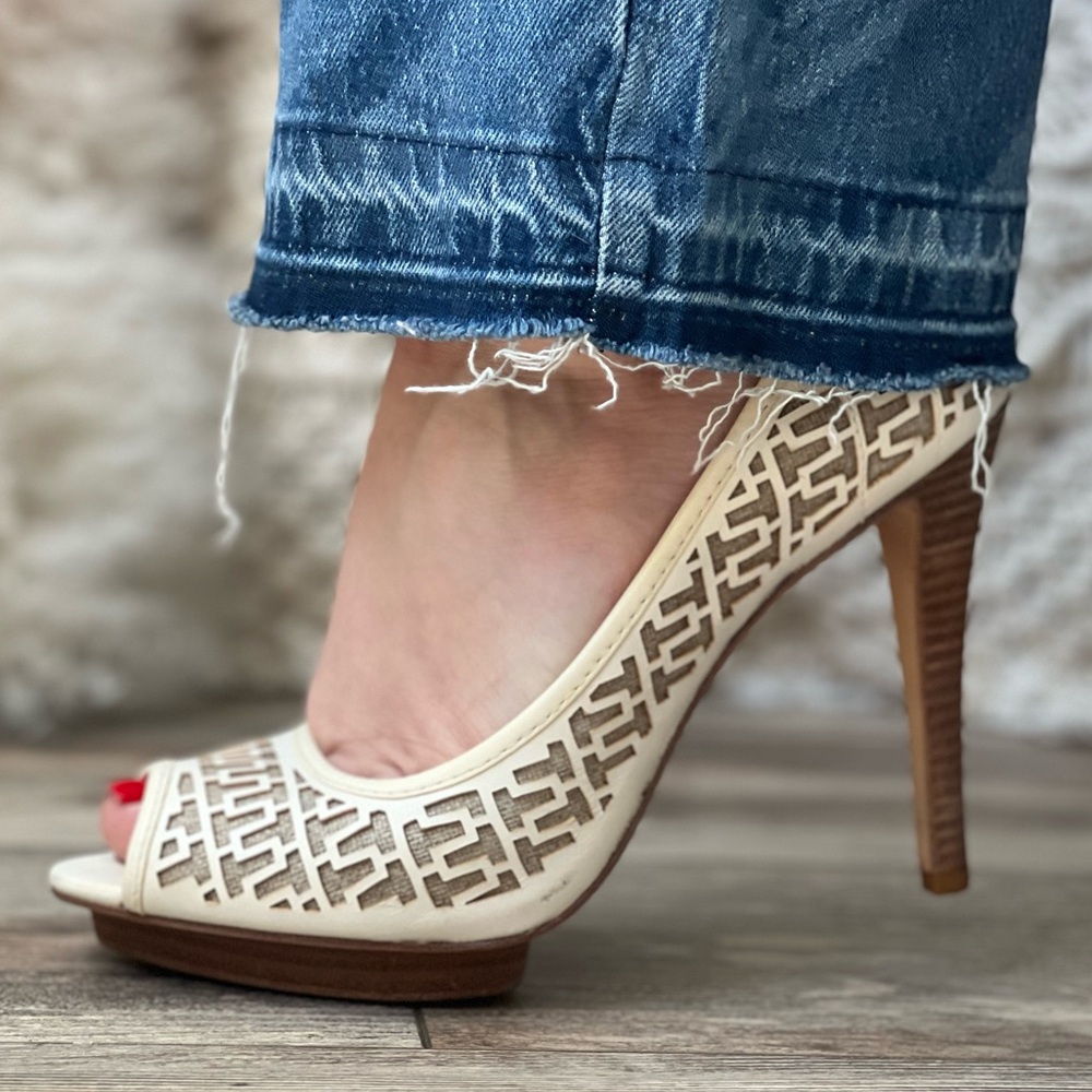 Tory Burch Peep toe pump size 10.5